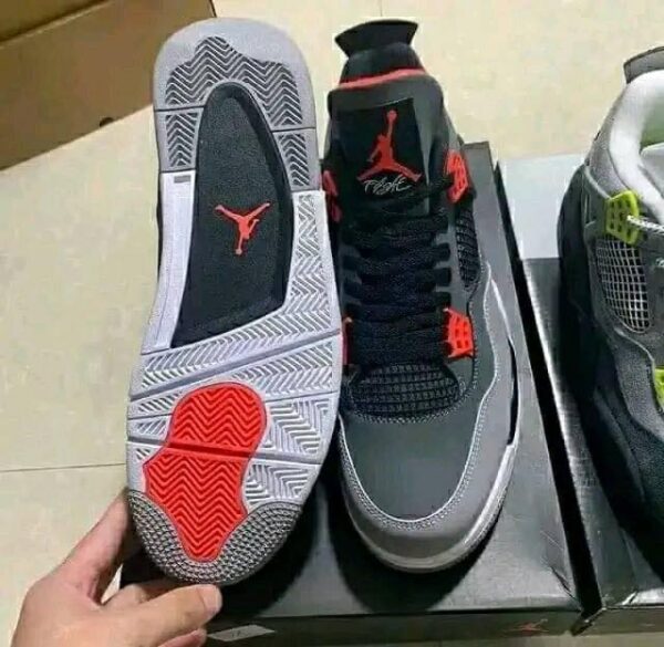 Air Nikes Jordan shoes Pallets