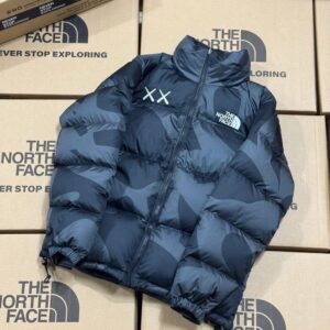 Pallets of the North Face of the Winter Jacket Pallets available