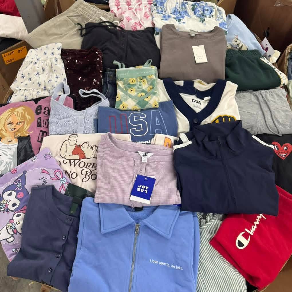 Amazing Female clothing pallets